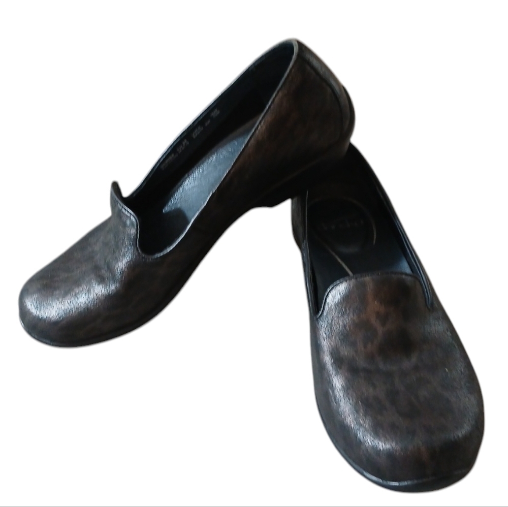 Dansko Olivia Leopard Print Metallic Loafer Flat Women's size 9